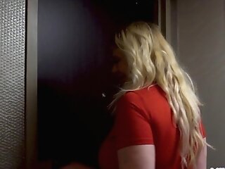 Stepmom Entices During Non-traditional Fuck-a-thon Vacation At Cougar Excursion