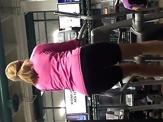 Matures Big Booty At The Gym