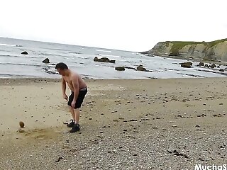 Muscular Spanish Cougar Karyn Bayres Fucks Stud John Barea On The Beach For Muchasexo